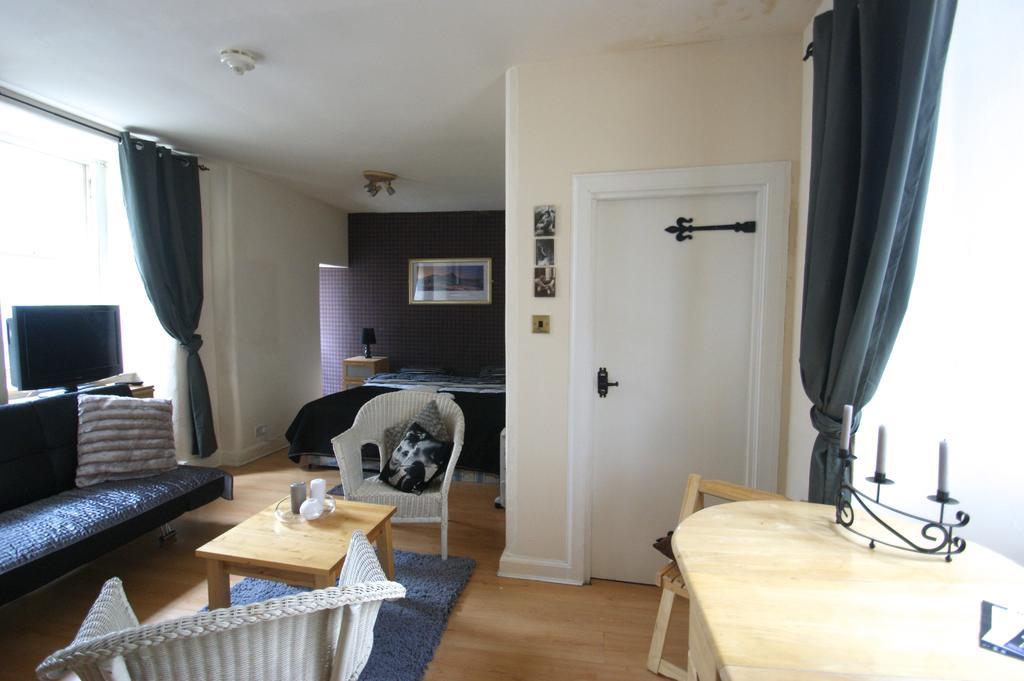 Royal Mile Group Apartments Эдинбург Номер фото