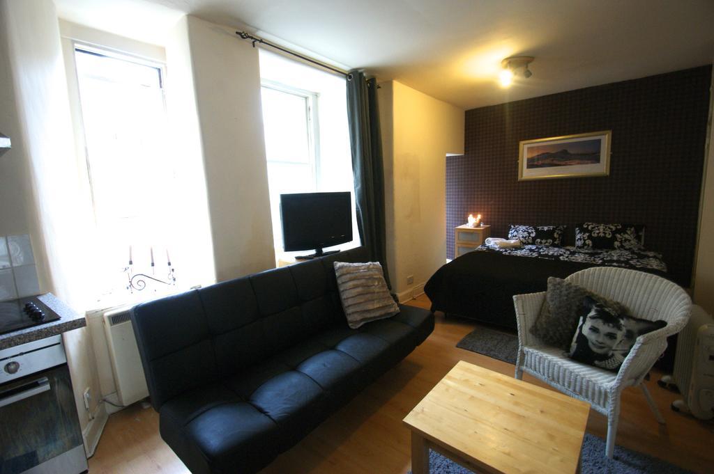 Royal Mile Group Apartments Эдинбург Номер фото